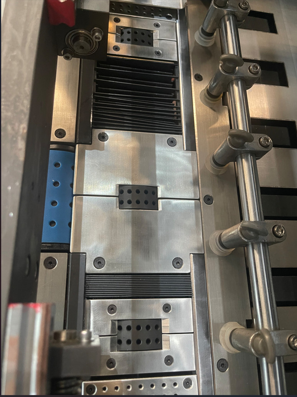 3D Gilding Automatic Hot Foil Stamping Machine per carta da imballaggio di gamma completa, color stamping