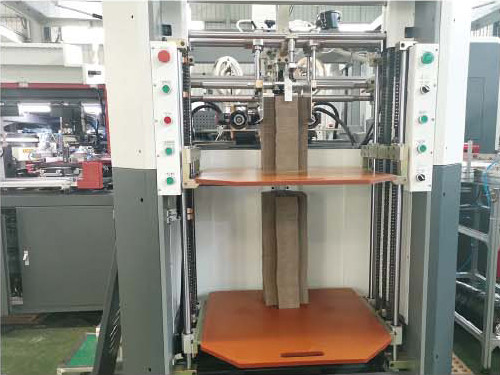 Macchina di formazione automatica a doppia testa ad alta velocità di scatole di cartone per scatole rigide