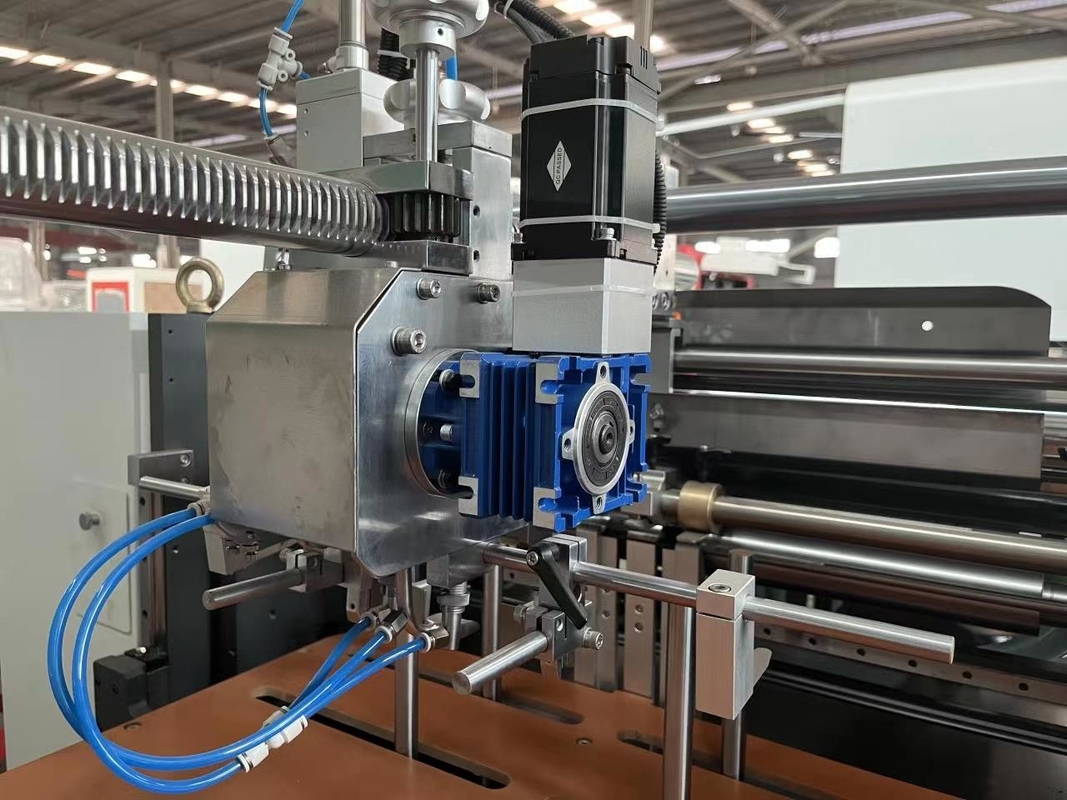 Macchina per la fabbricazione di scatole rigide automatiche Scatola per telefono, Scatola per regali, Scatola cosmetica Scatola per gioielli