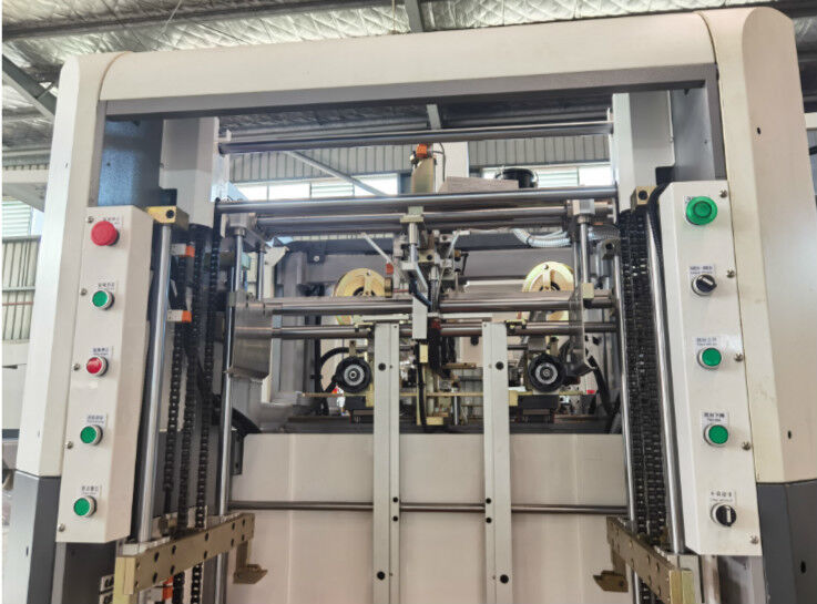 Macchina automatica per il rinforzo degli angoli per scatole di gioielli, scatole di scarpe e scatole di cosmetici