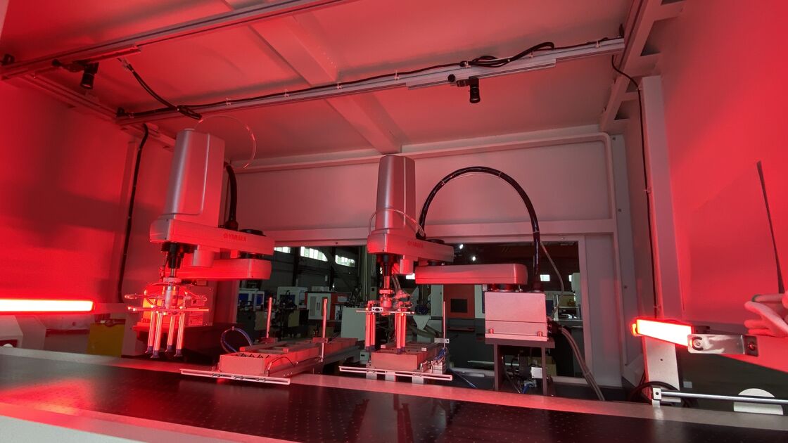 Doppia alimentazione doppia formazione rigida scatola macchina di produzione veloce velocità alta precisione pieno controllo servo