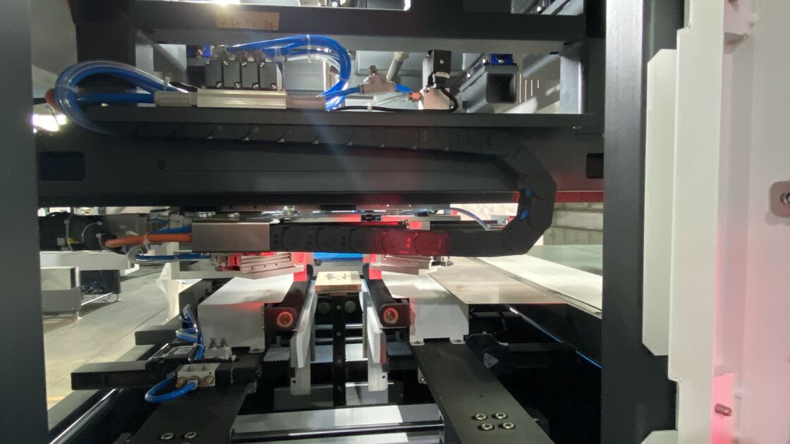 Doppia alimentazione doppia formazione rigida scatola macchina di produzione veloce velocità alta precisione pieno controllo servo