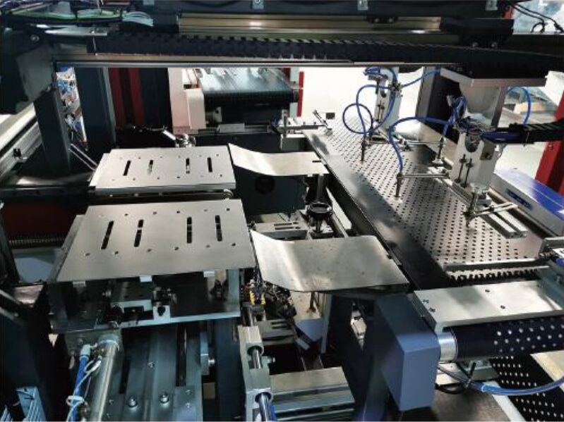 Sistema intelligente di produzione di scatole ad alta velocità in stile tiro 20-30pcs/min adatto per scatole di vino scatole di tubi