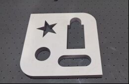 LY-RK03-1113 Macchina di taglio di materiali flessibili non metallici senza incisione con precisione ± 0,05 mm e spessore di taglio di 50 mm per la produzione di campioni