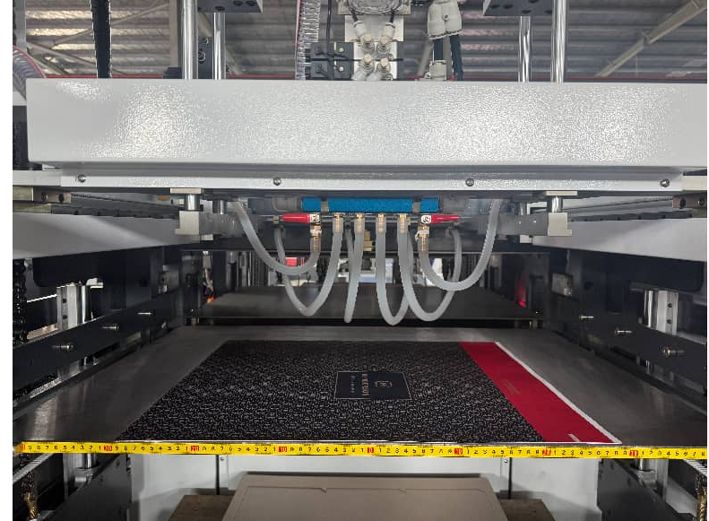 LY-DS650 Macchina automatica per fustellatura (solo per cartone grigio senza punto di connessione) Alimentazione circolare intelligente Alta precisione Alta efficienza