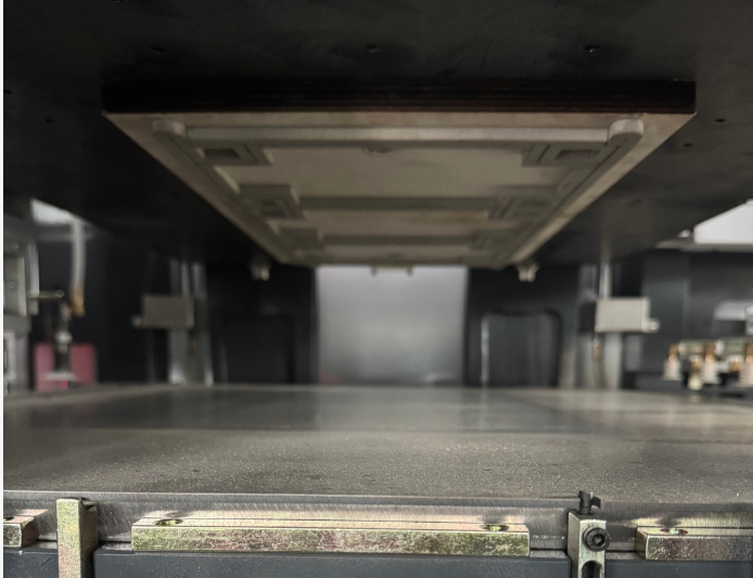 LY-DS650 Macchina automatica per fustellatura (solo per cartone grigio senza punto di connessione) Alimentazione circolare intelligente Alta precisione Alta efficienza